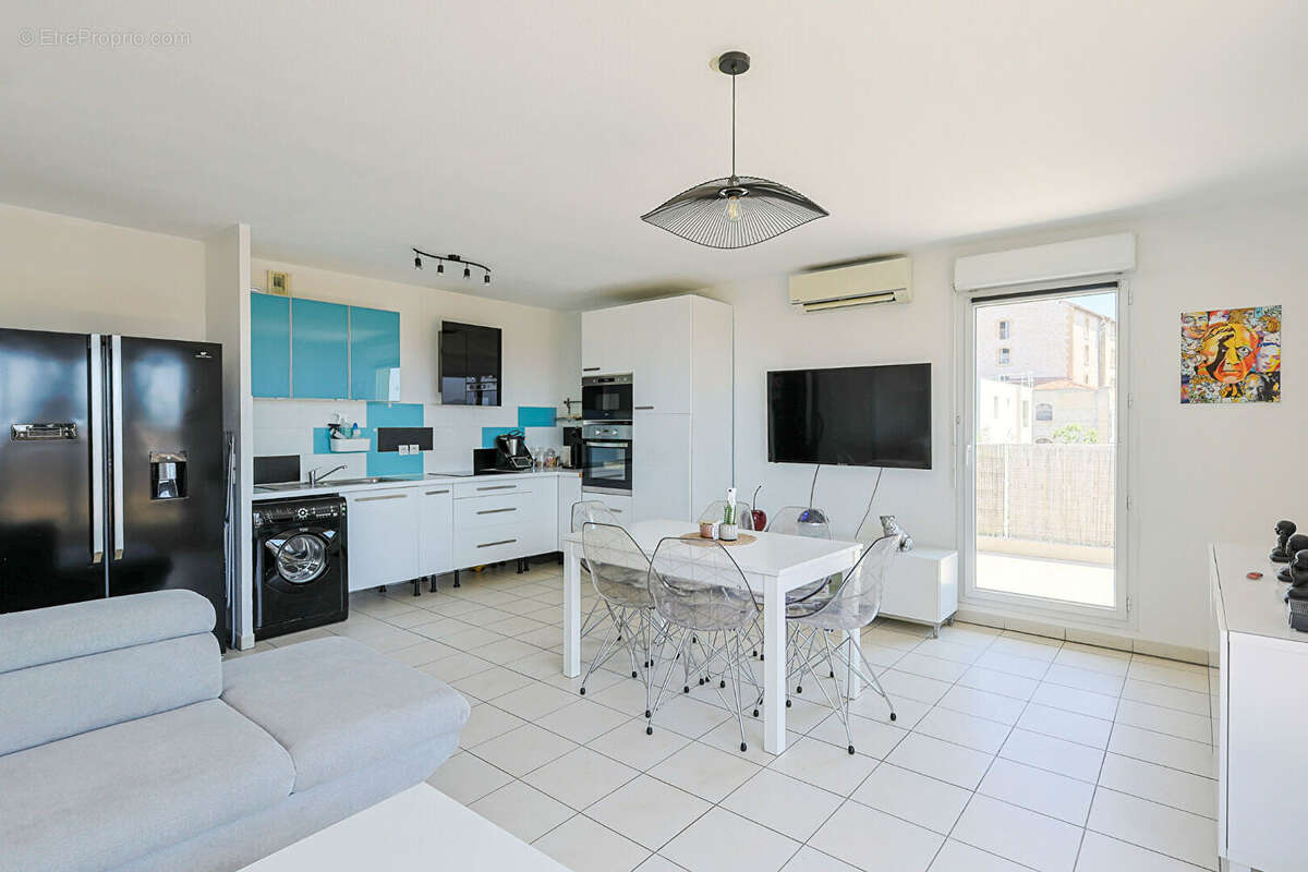Appartement Marseille 3 pièce(s) 72.40 m2 - photo 4