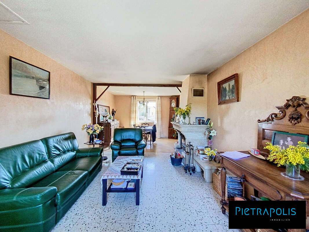 Appartement à GENAY