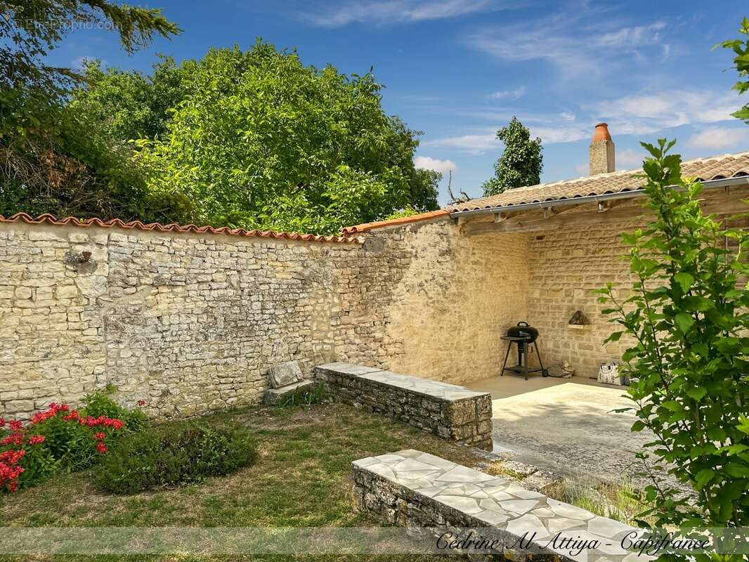 Propriété à vendre 318m2 habitables, 11 pièces, 7 chambres, parcelle de 1700m2 environ, jardin, garage, piscine, dépendances - photo 36