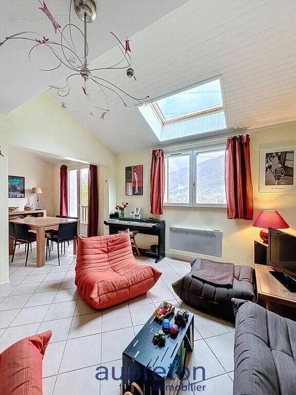 Maison à NOTRE-DAME-DE-MESAGE