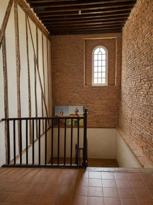 Maison 310 m² à Cugnaux  - photo 4