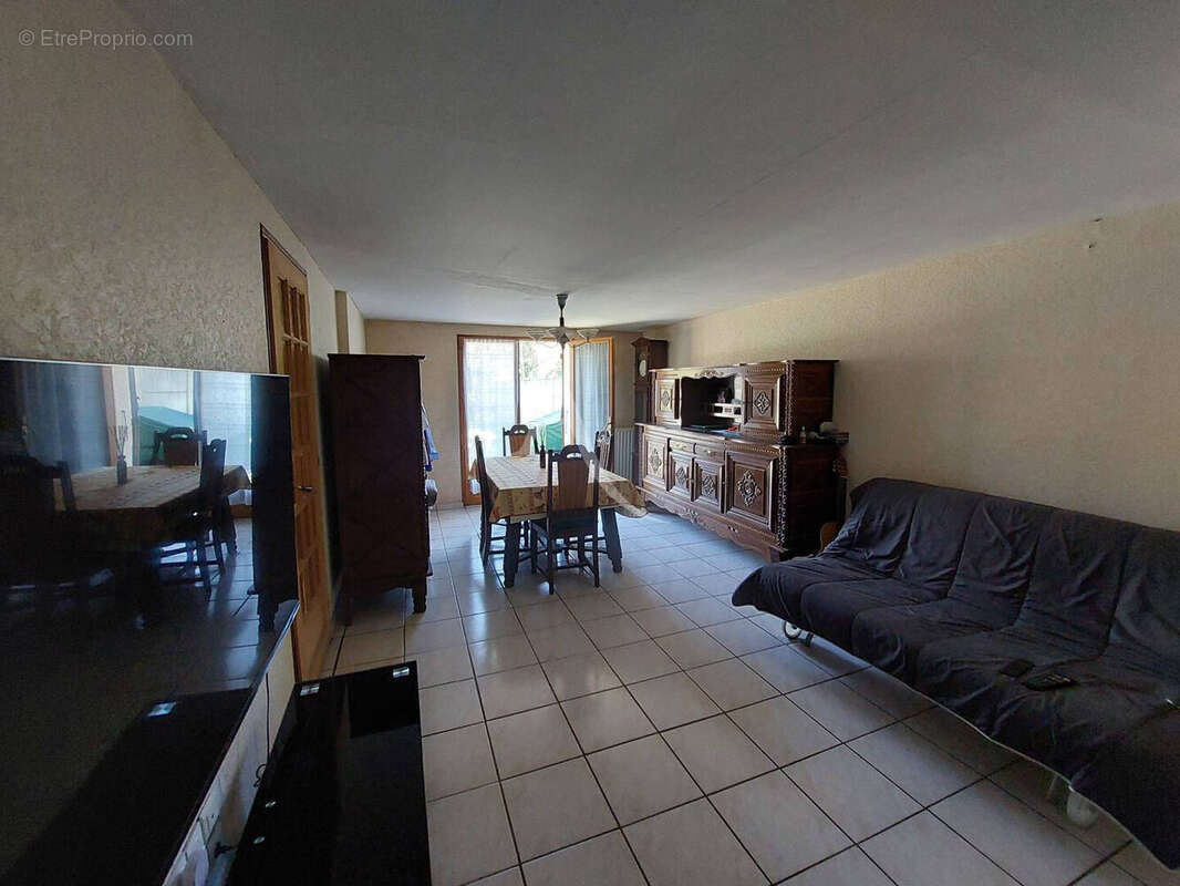 Maison à OZOIR-LA-FERRIERE