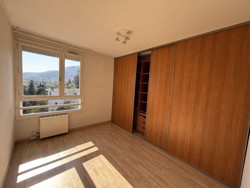Appartement à PRIVAS
