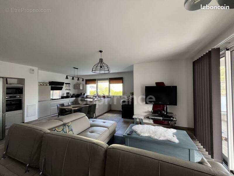 Appartement à NAVES-PARMELAN