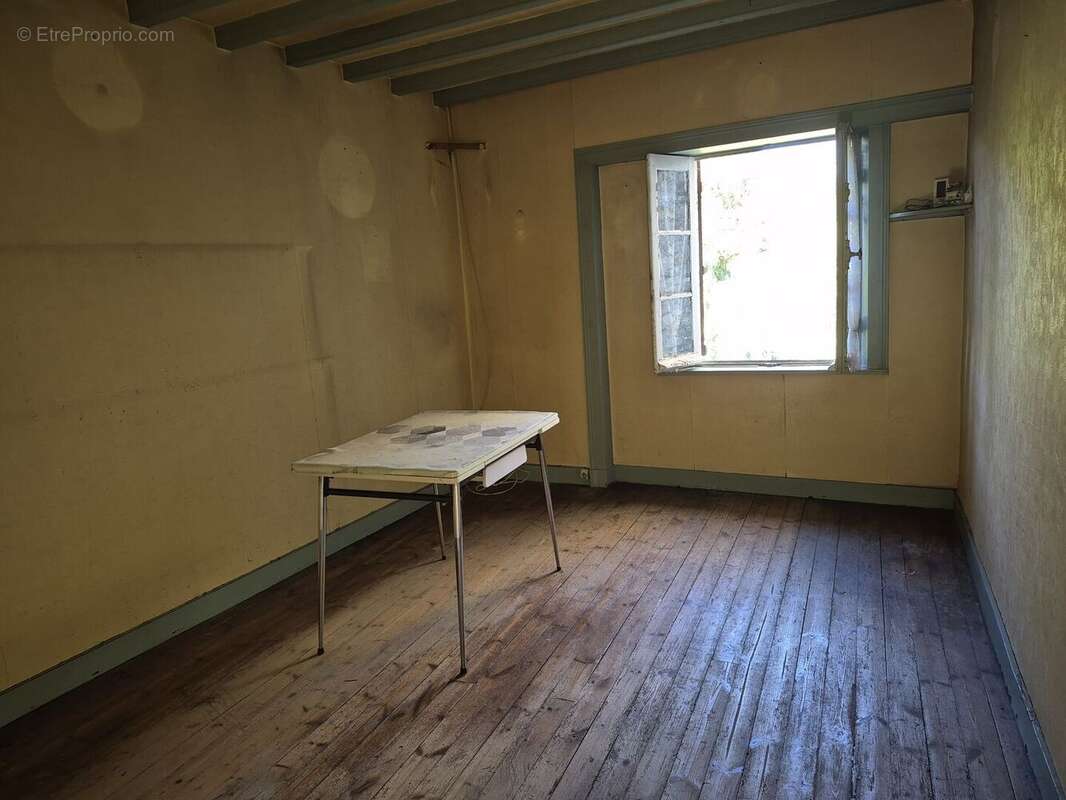 20260409101431 - Commerce à NONTRON