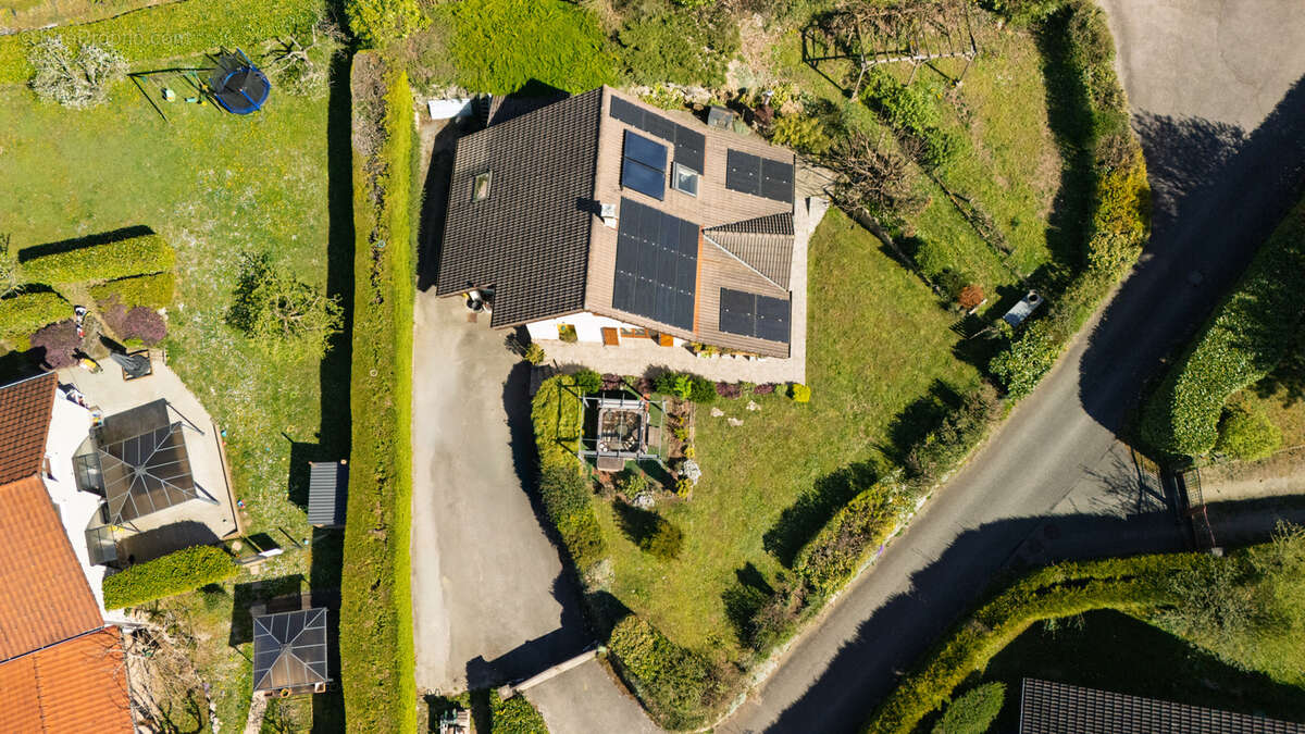 Maison à CLARAFOND-ARCINE