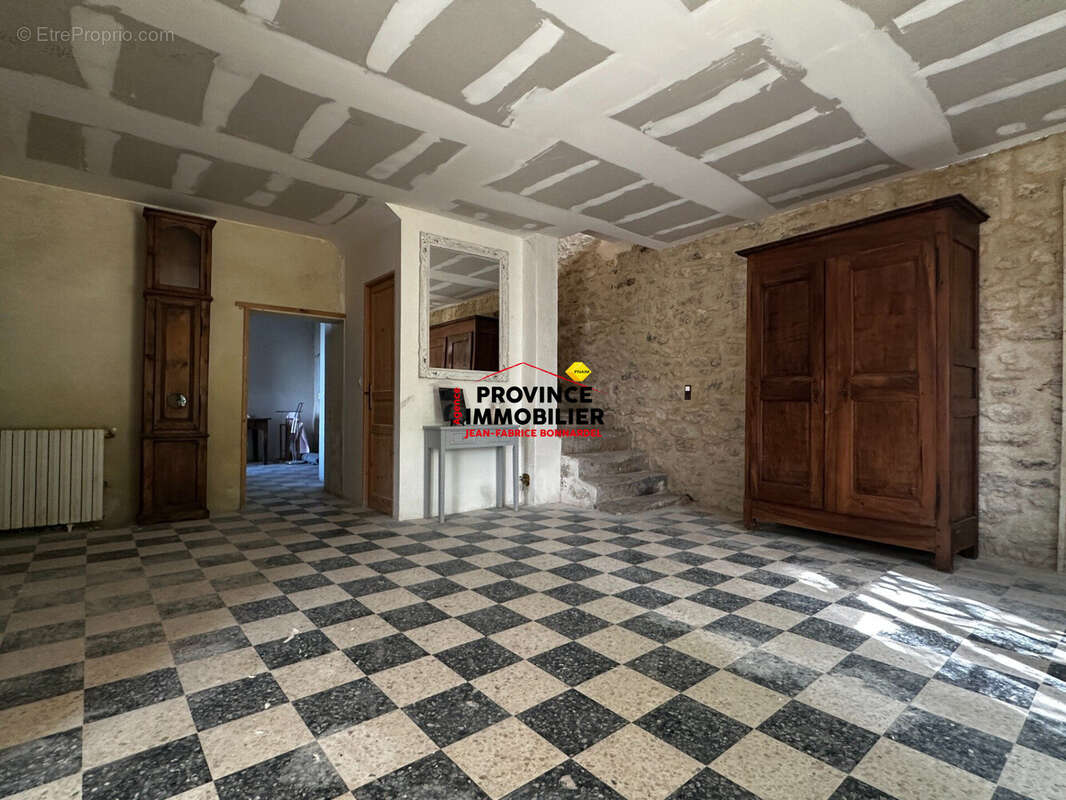 Maison 404 m² à Chantemerle-Les-Grignan  - photo 4