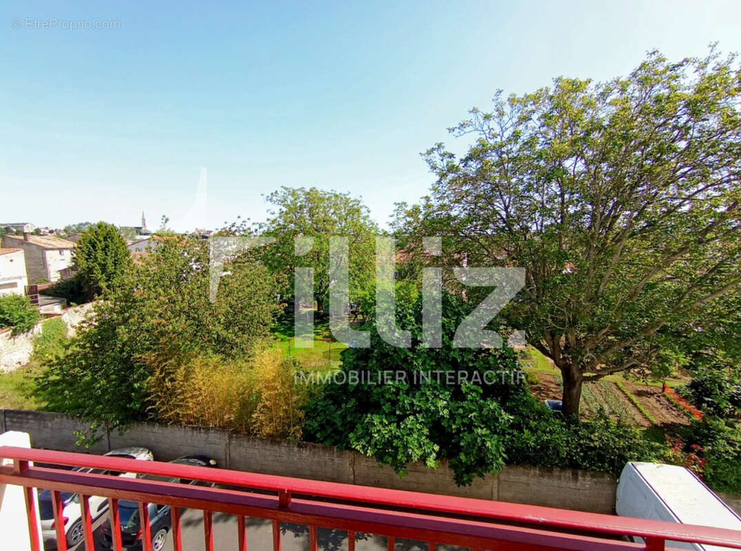 INVESTISSEMENT MEUBLÉ  T3 loué de 68m2 - proche centre NIORT - photo 11