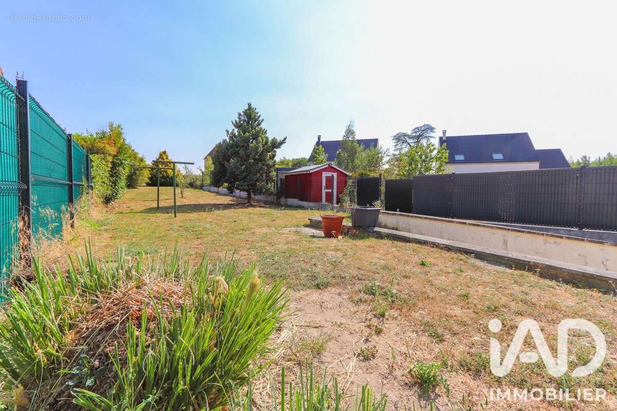 Maison 128 m² à Saint-Jean-Les-Deux-Jumeaux  - photo 5