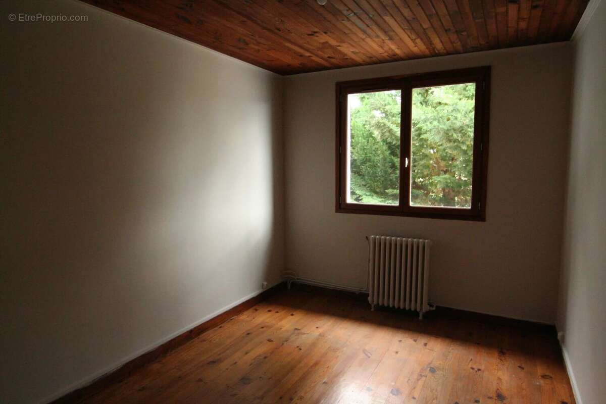 Appartement à BRIIS-SOUS-FORGES