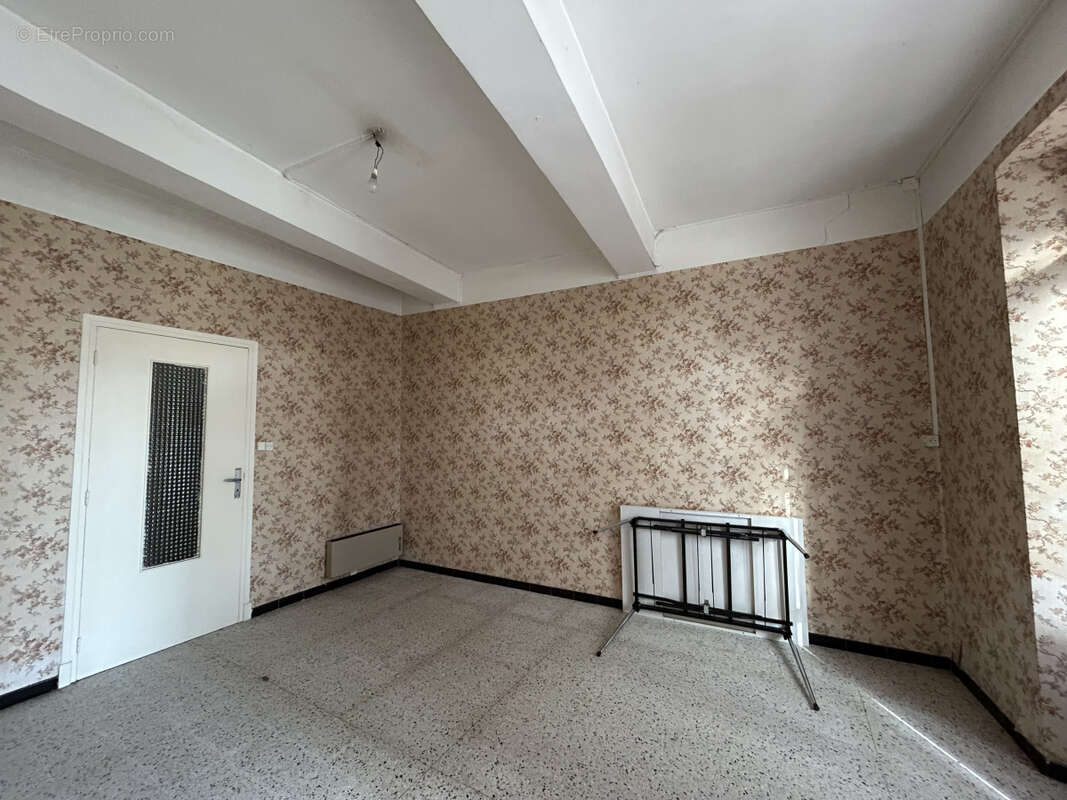 Sur la Promenade à Alzonne, maison de village de 65m2 à rénover. - photo 6