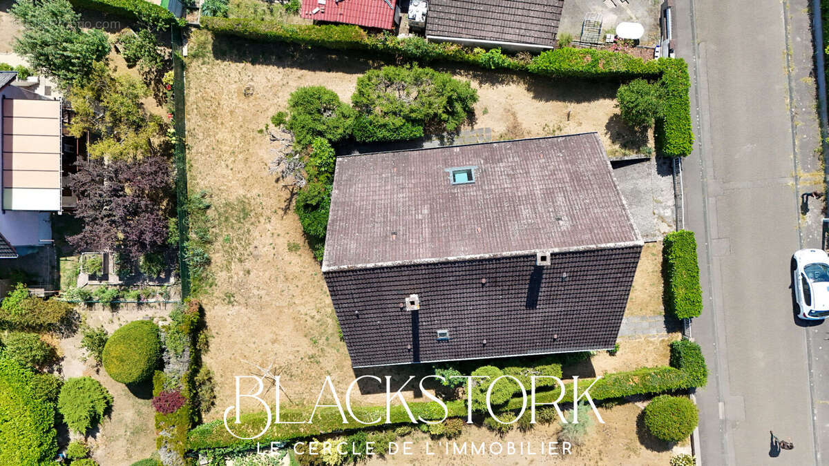 Maison spacieuse à fort potentiel - photo 2