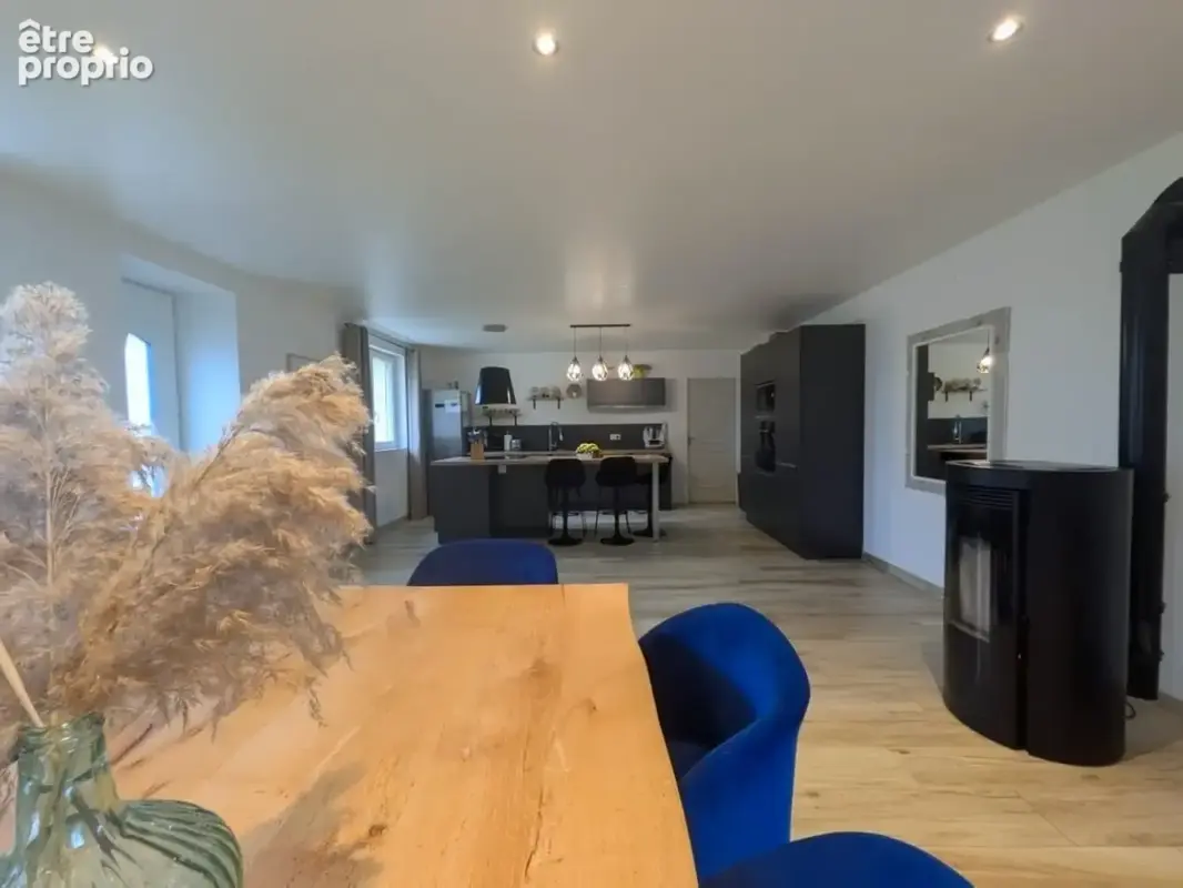 Maison en pierre rénovée – 208 m² – 5 chambres – vie de plain-pied – terrain 1 000 m² – a 8 minutes de saint-maixent - photo 3