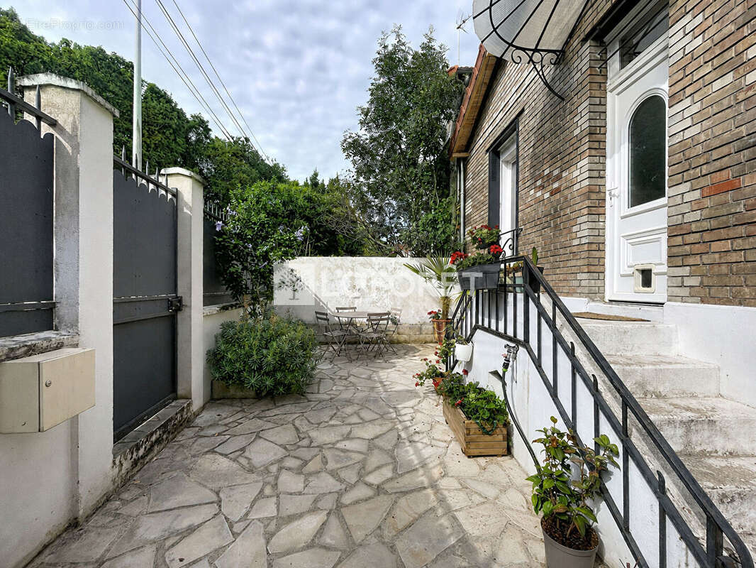 Maison à NANTERRE