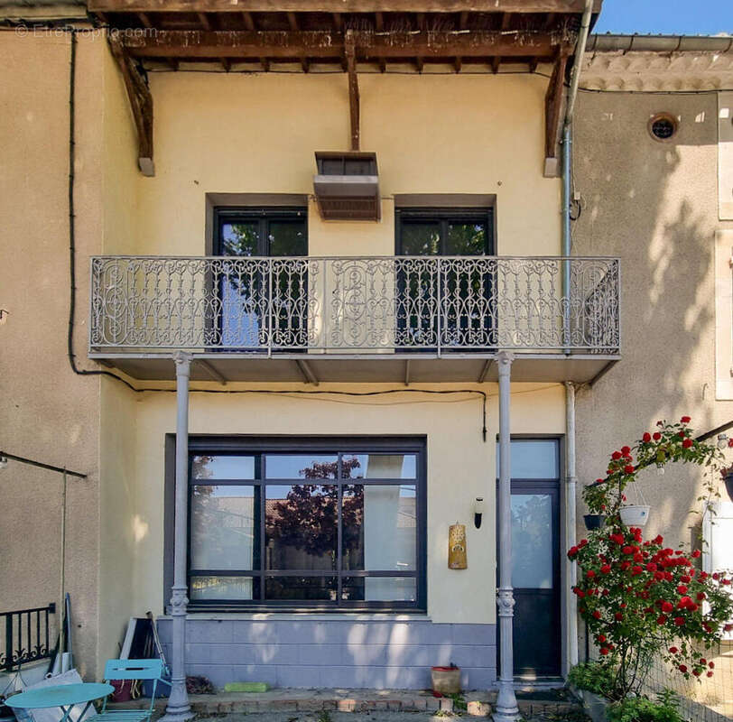 balcon - Maison à BELVEZE-DU-RAZES