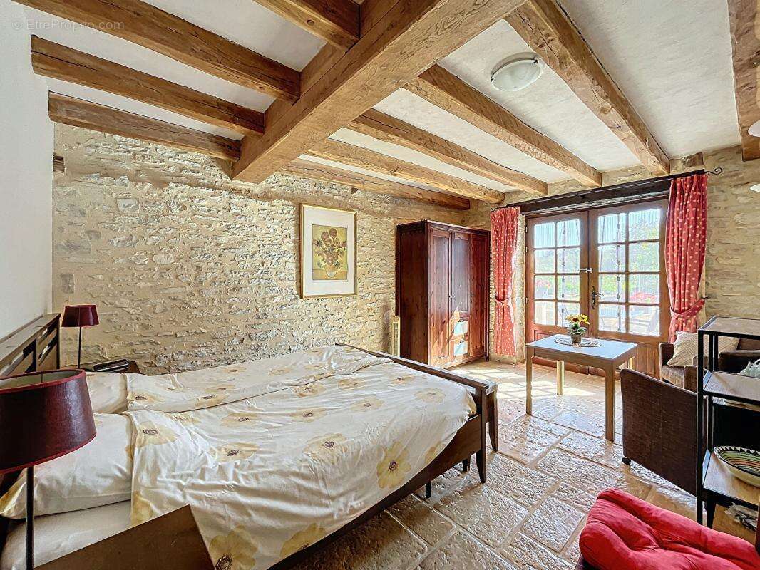 Maison à GOURDON