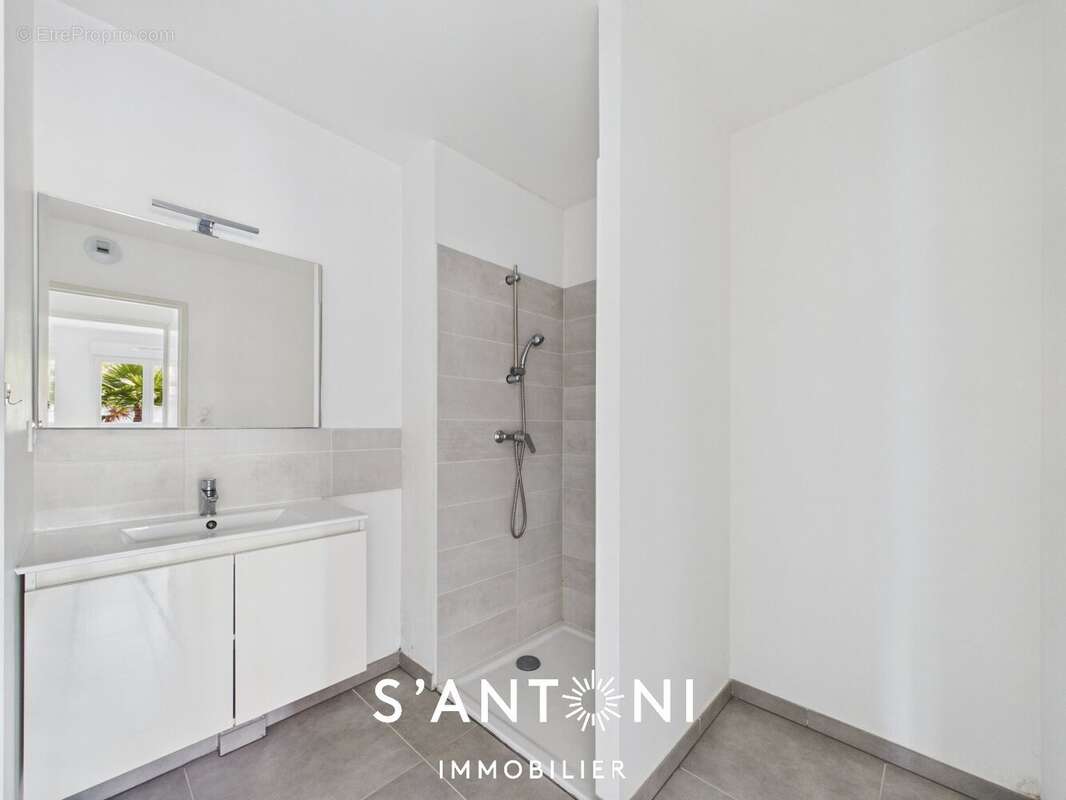 Appartement à VIAS