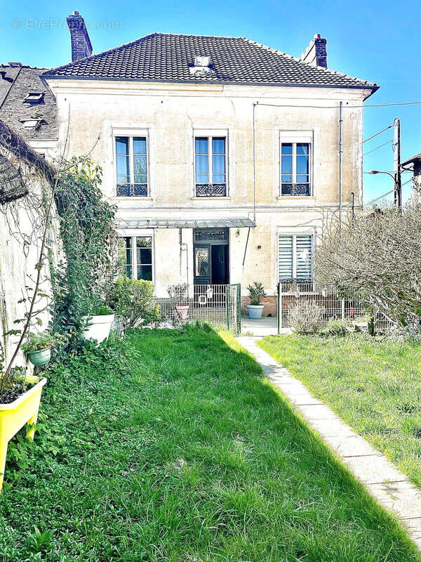 Maison à FAREMOUTIERS