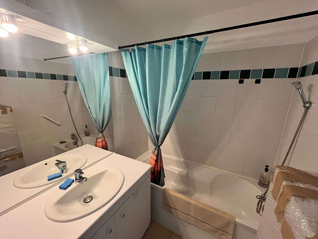 Appartement à SIX-FOURS-LES-PLAGES