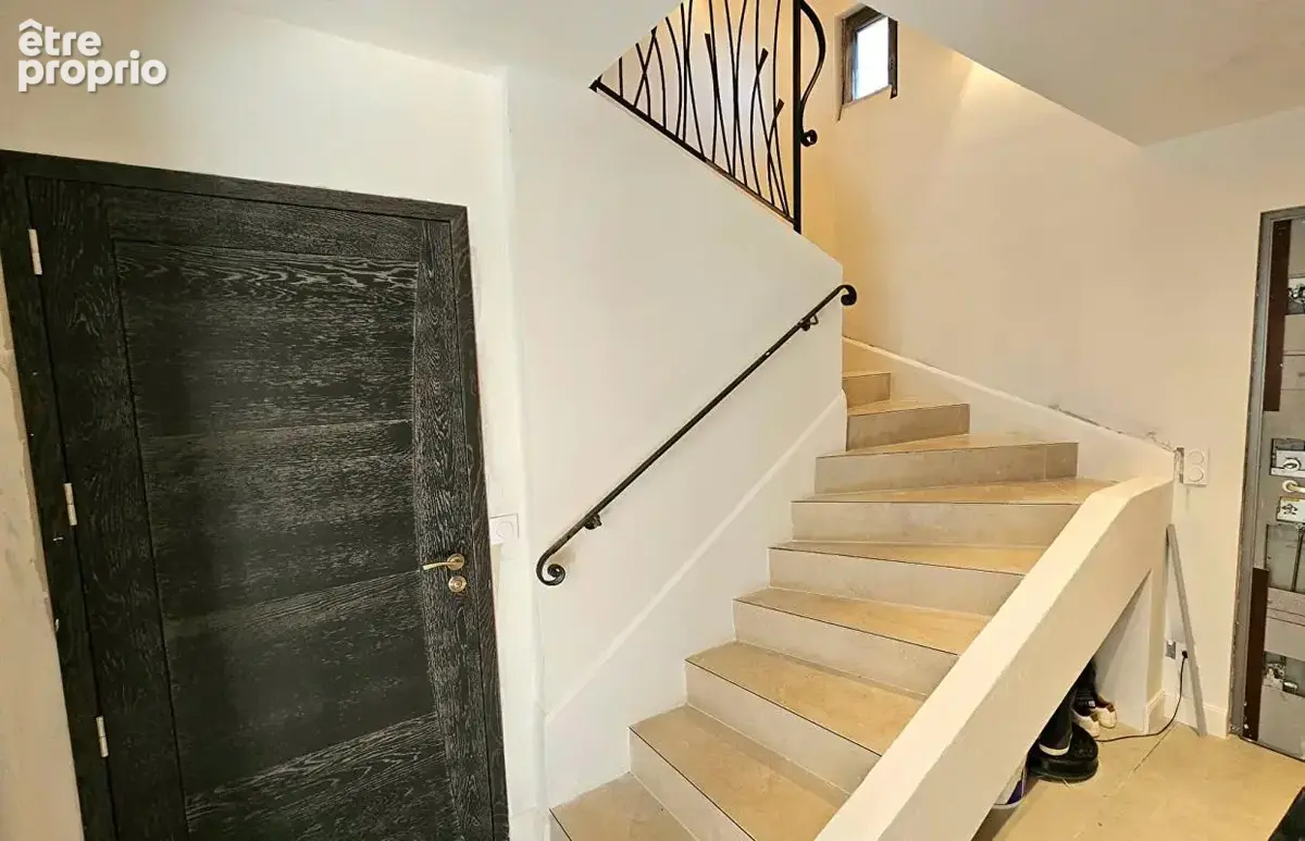 Claviers , Var . Villa contemporaine avec vue dégagée, piscine et terrain de 5800 m² - photo 14