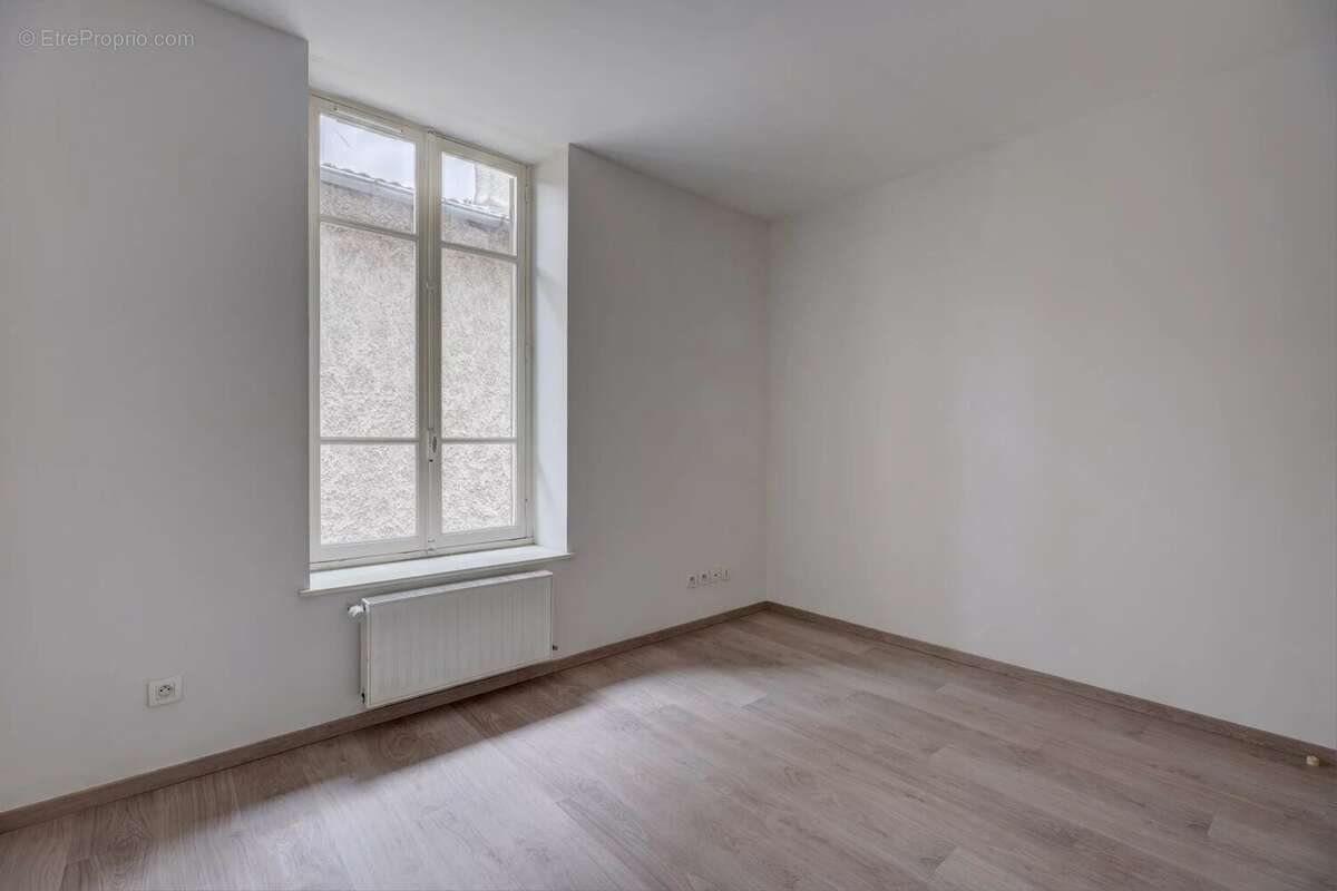 Appartement à SATHONAY-CAMP