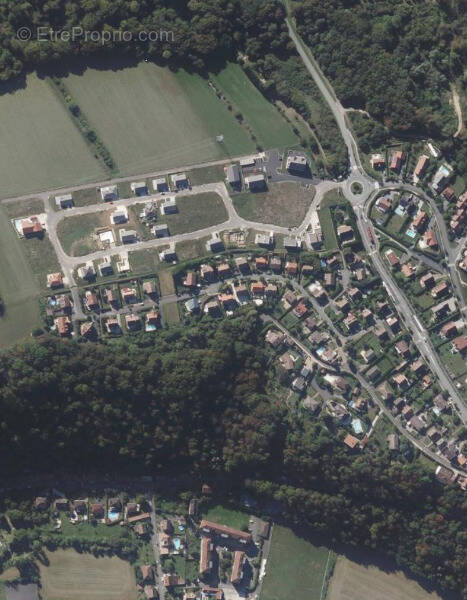 Terrain à SAINTE-SUZANNE