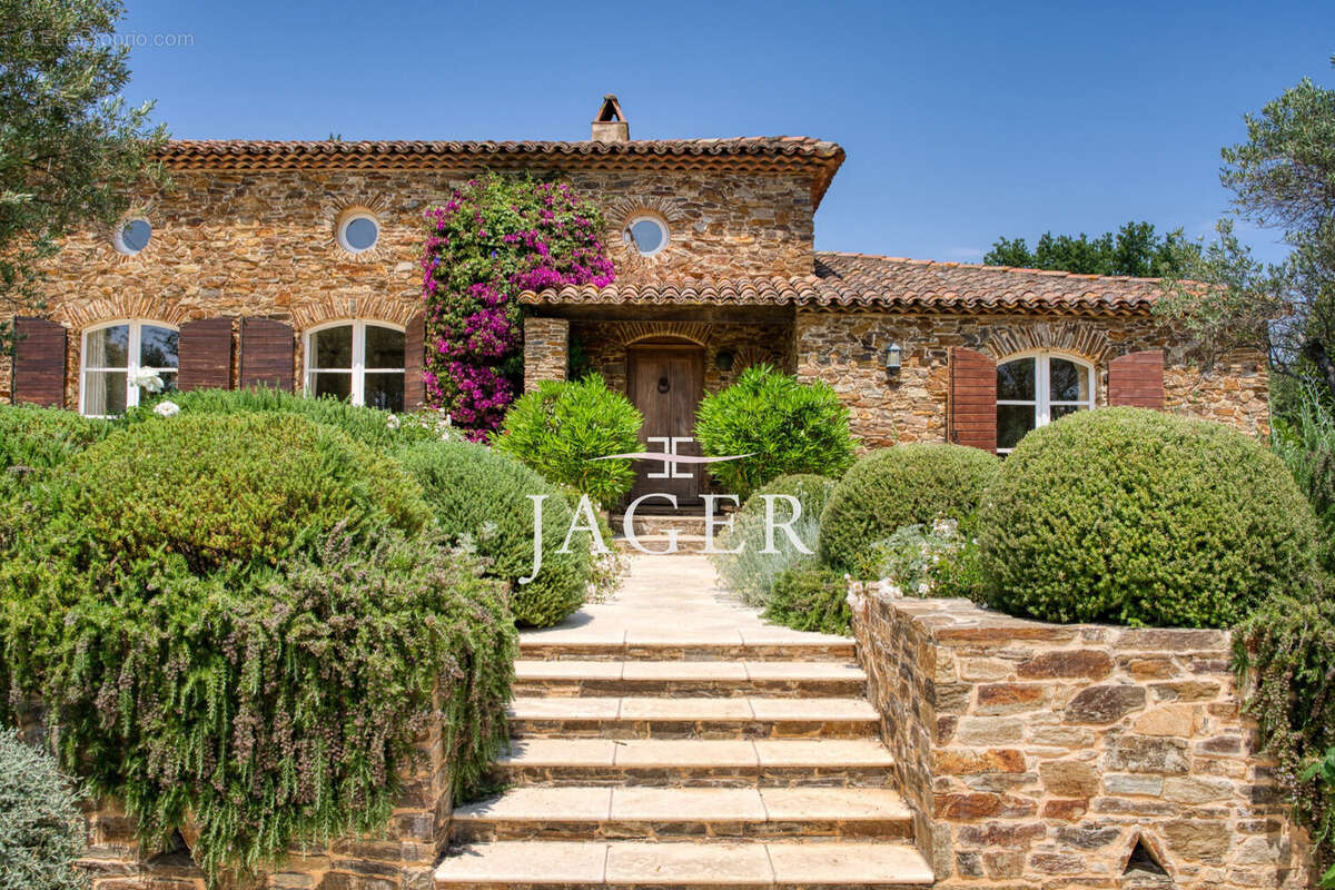 Maison à LA GARDE-FREINET