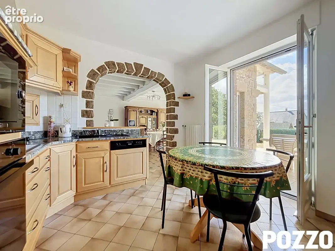 A Vendre - Grandparigny - Maison 6 pièce(s) 142 m² - VIE DE PLAIN-PIED - QUALITE DE CONSTRUCTION - photo 9