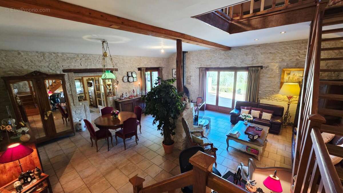 Maison  avec studio independant 165m²  6 pieces 4 chambres piscine - photo 4