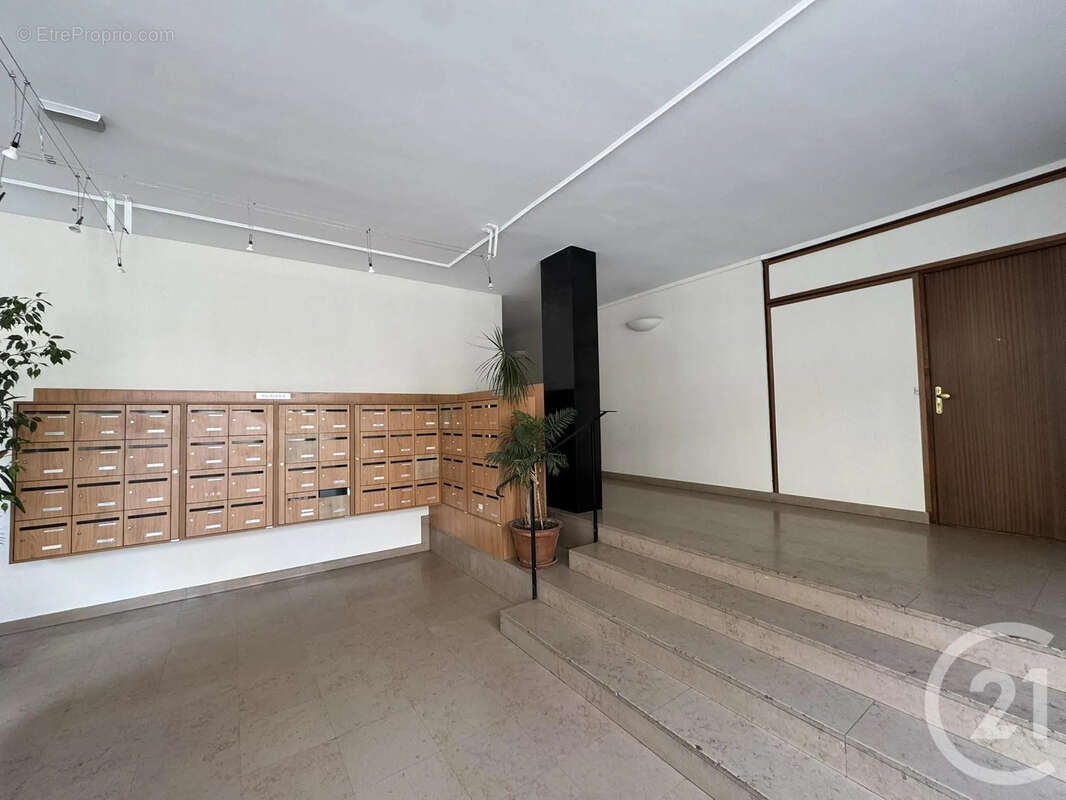 Appartement 23 m² à Villeurbanne  - photo 9
