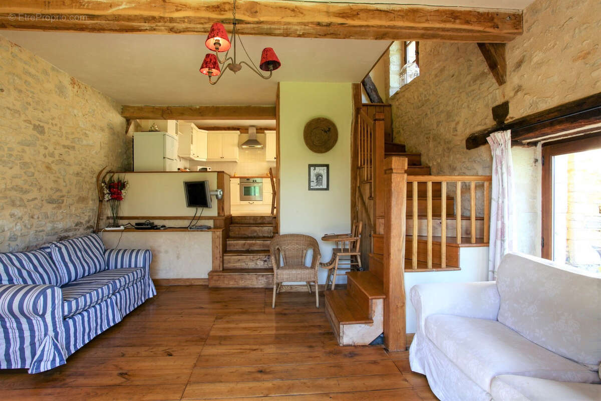 Maison à CAMPAGNAC-LES-QUERCY