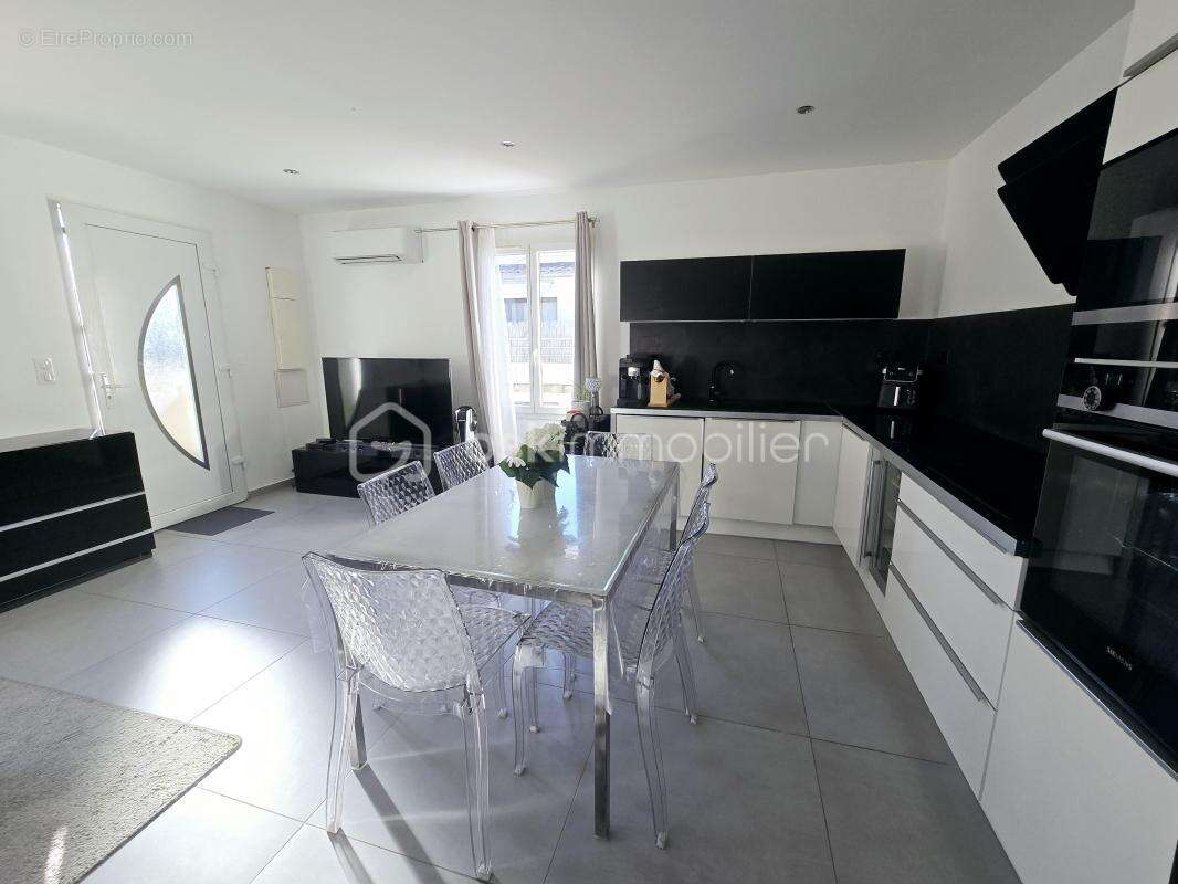 Appartement à VILLELAURE