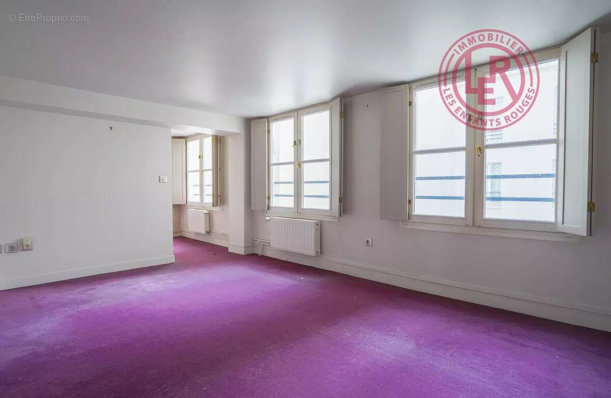 Appartement à PARIS-3E