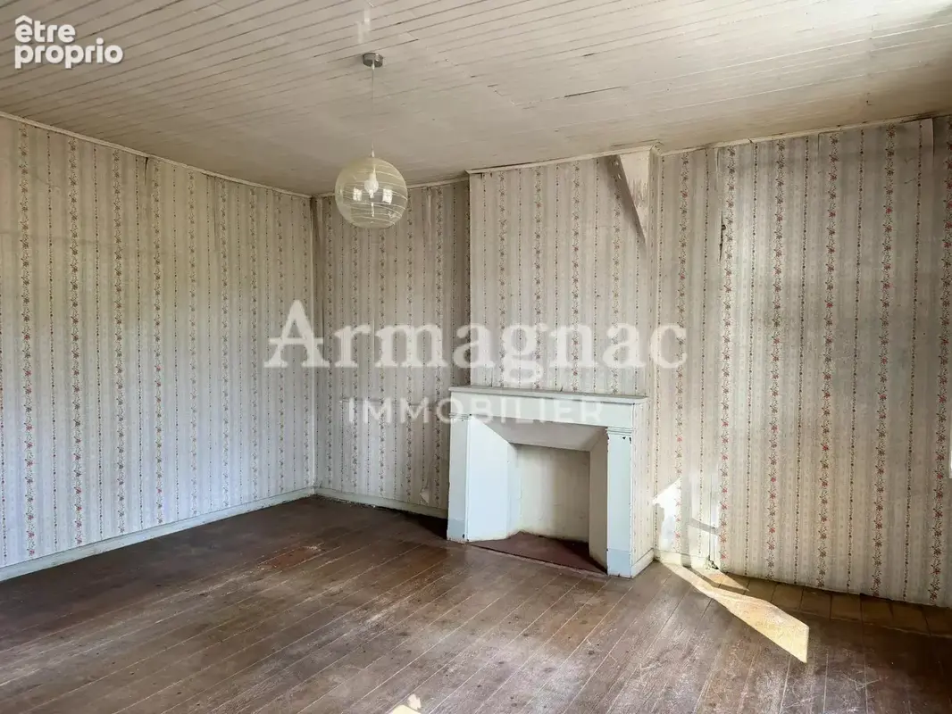 Maison en pierre à rénover avec jardin et dépendances - photo 9