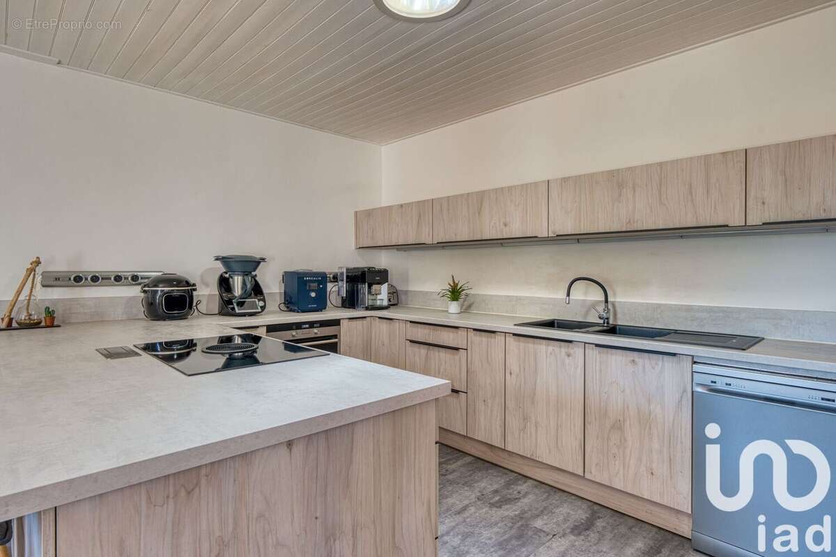Maison 231 m² à Vaire  - photo 3