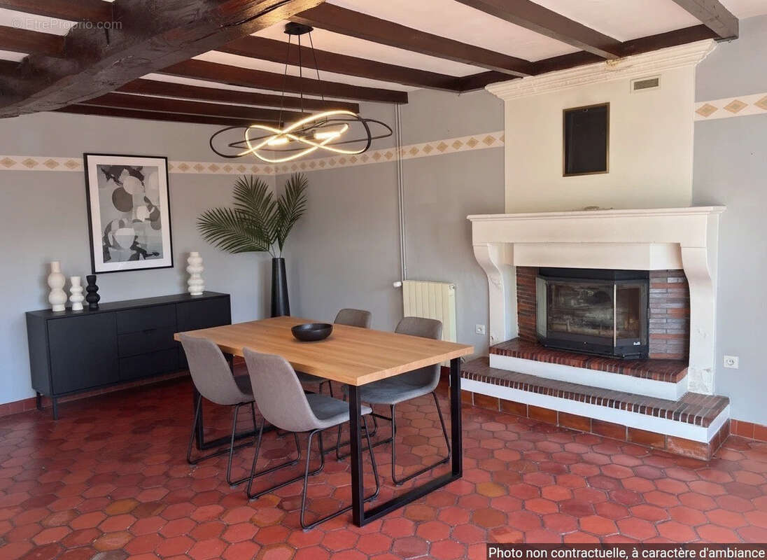 MAISON de caractère en pierre de taille sur 3 000 m2 de terrain avec espace boisé à Saint-Sulpice de Cognac - photo 4