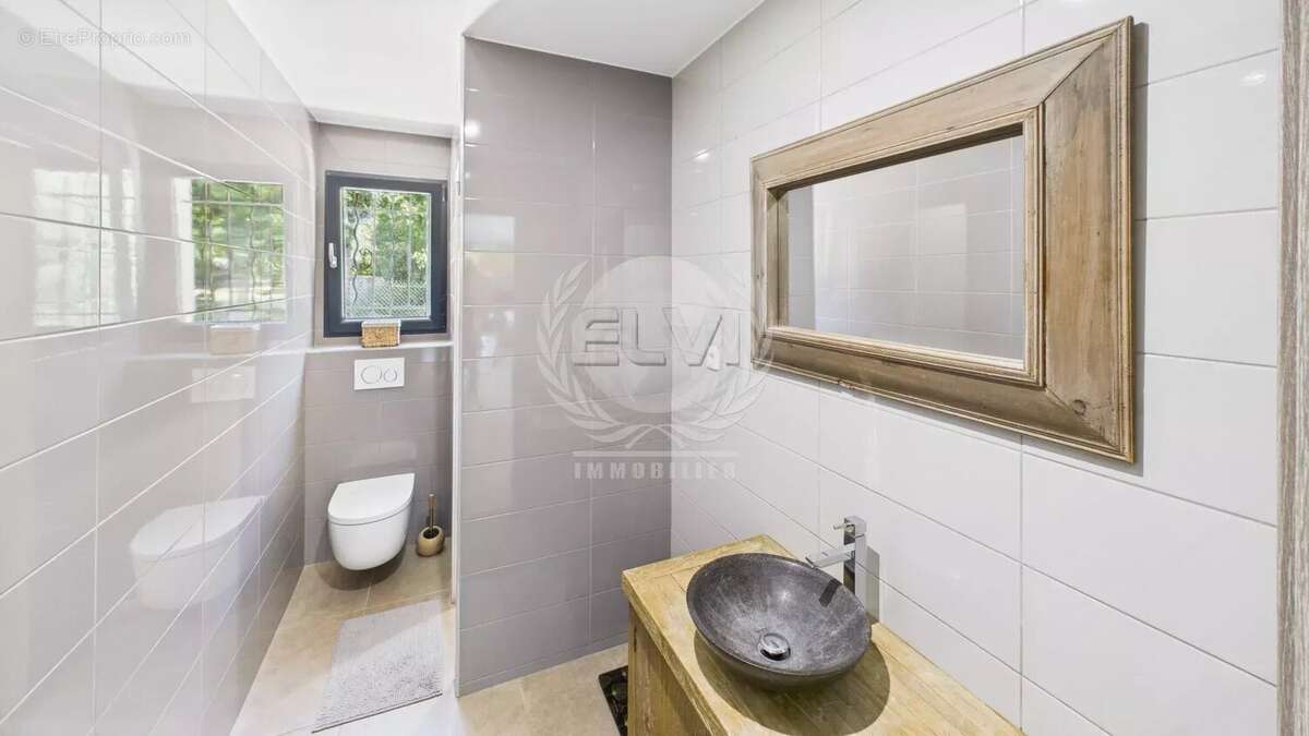 Maison à PLAN-DE-LA-TOUR