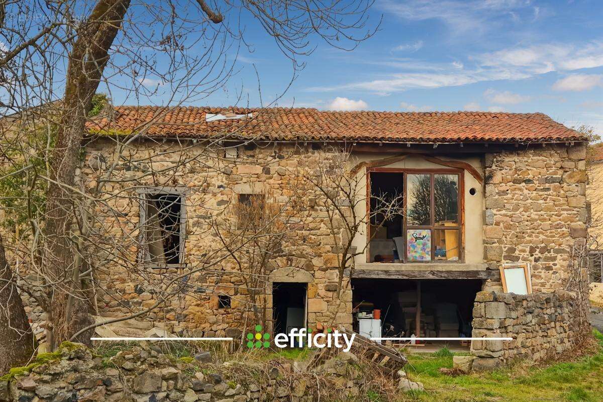 Parking à ISSERTEAUX