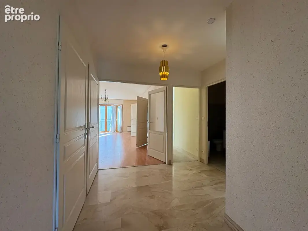 Appartement T5 de 110 m² avec balcons et garages dans une résidence de standing - photo 5