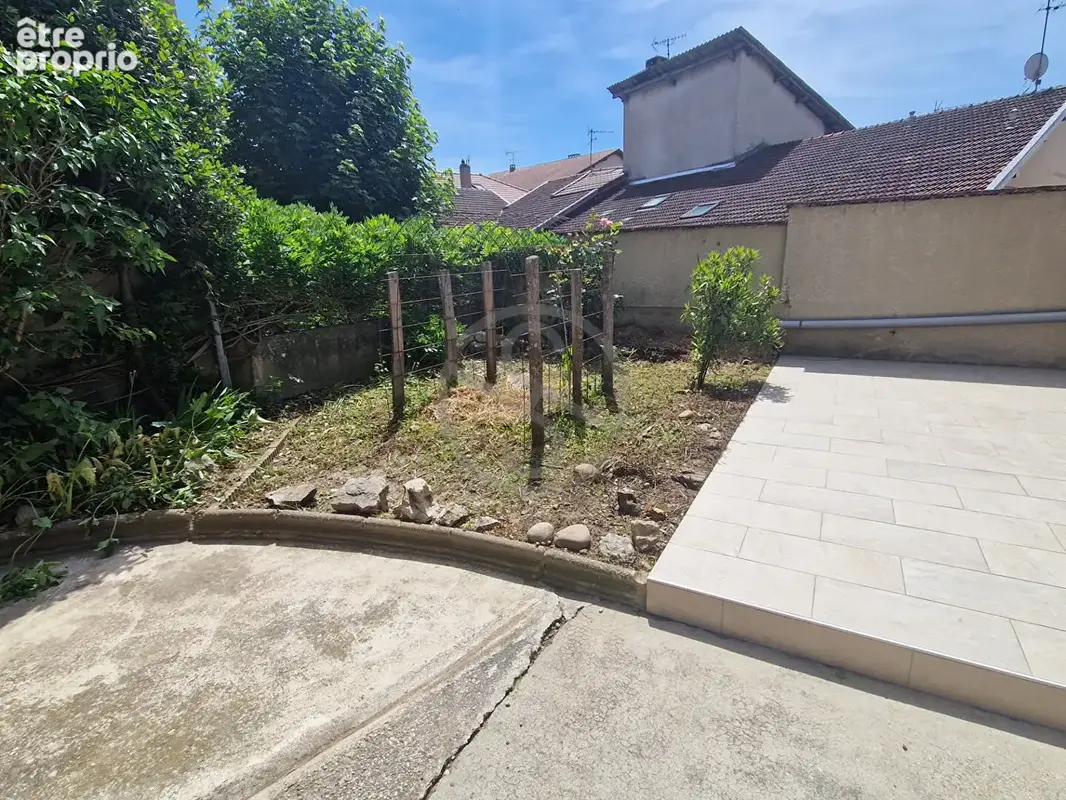 Maison 79 m2 plein centre ville avec jardin - photo 12
