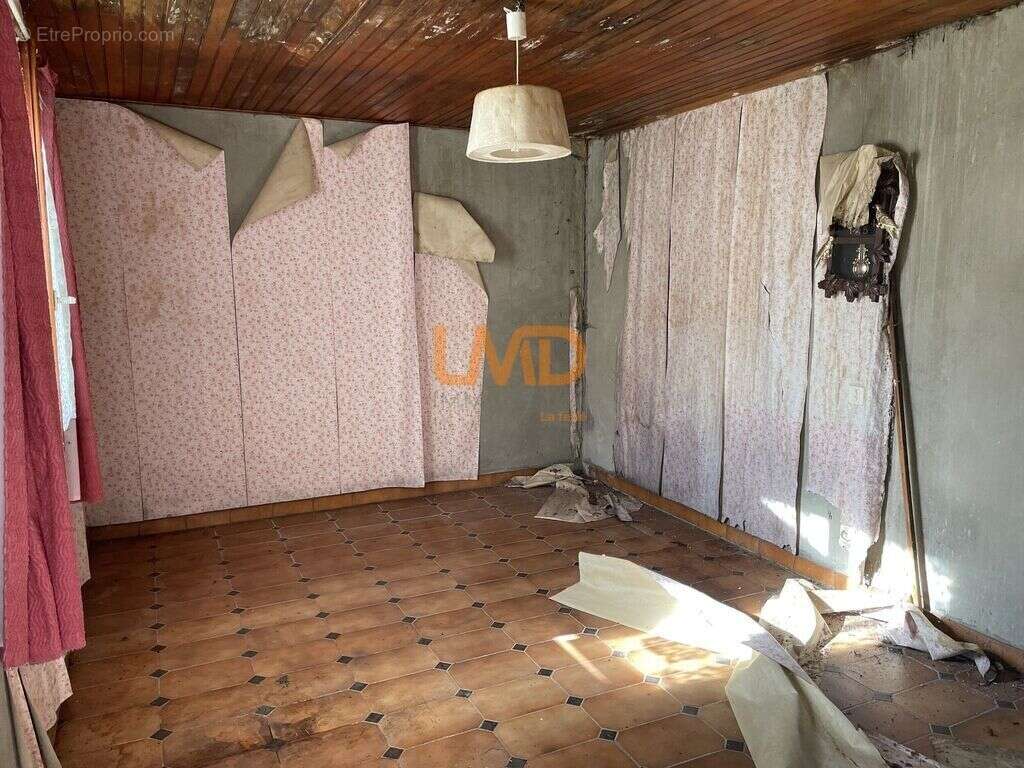 Maison à DECAZEVILLE