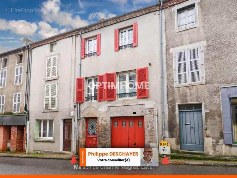 Maison à MAGNAC-LAVAL