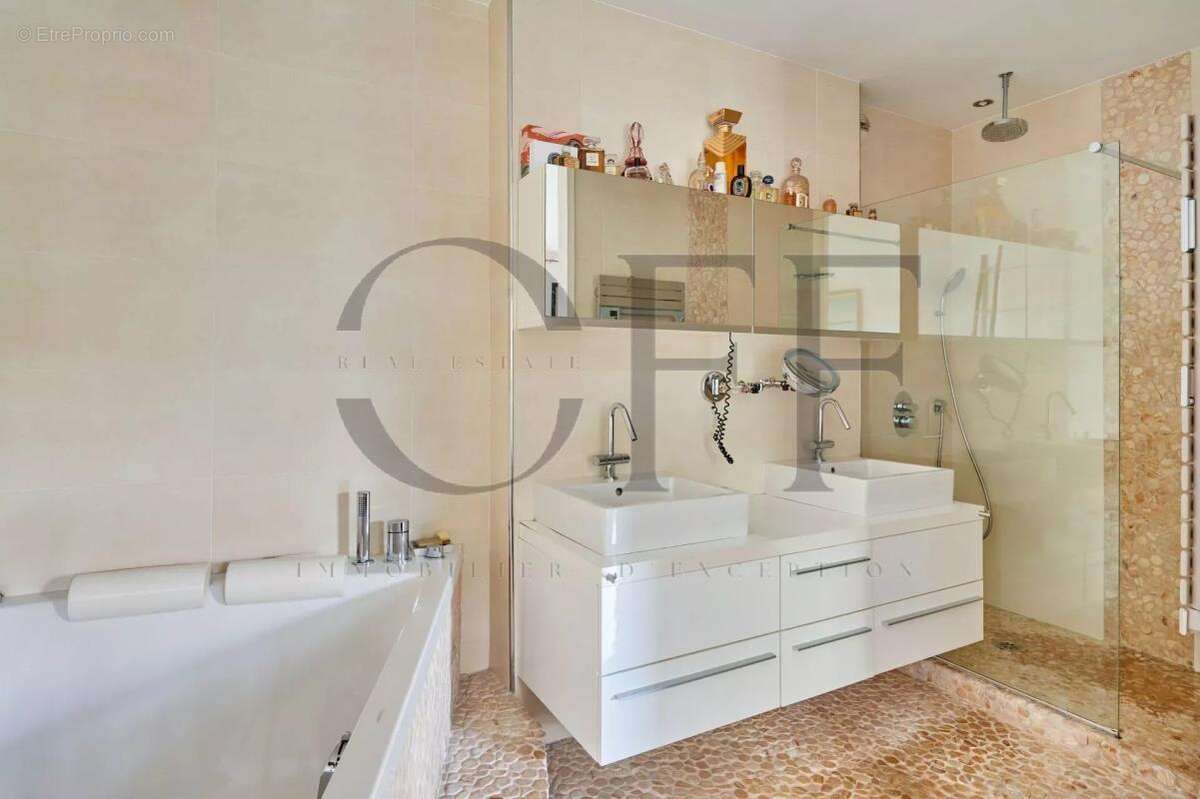 Appartement à MARSEILLE-7E