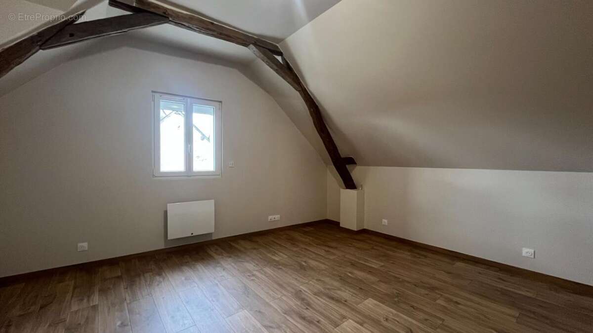 Maison à NEUILLE-PONT-PIERRE