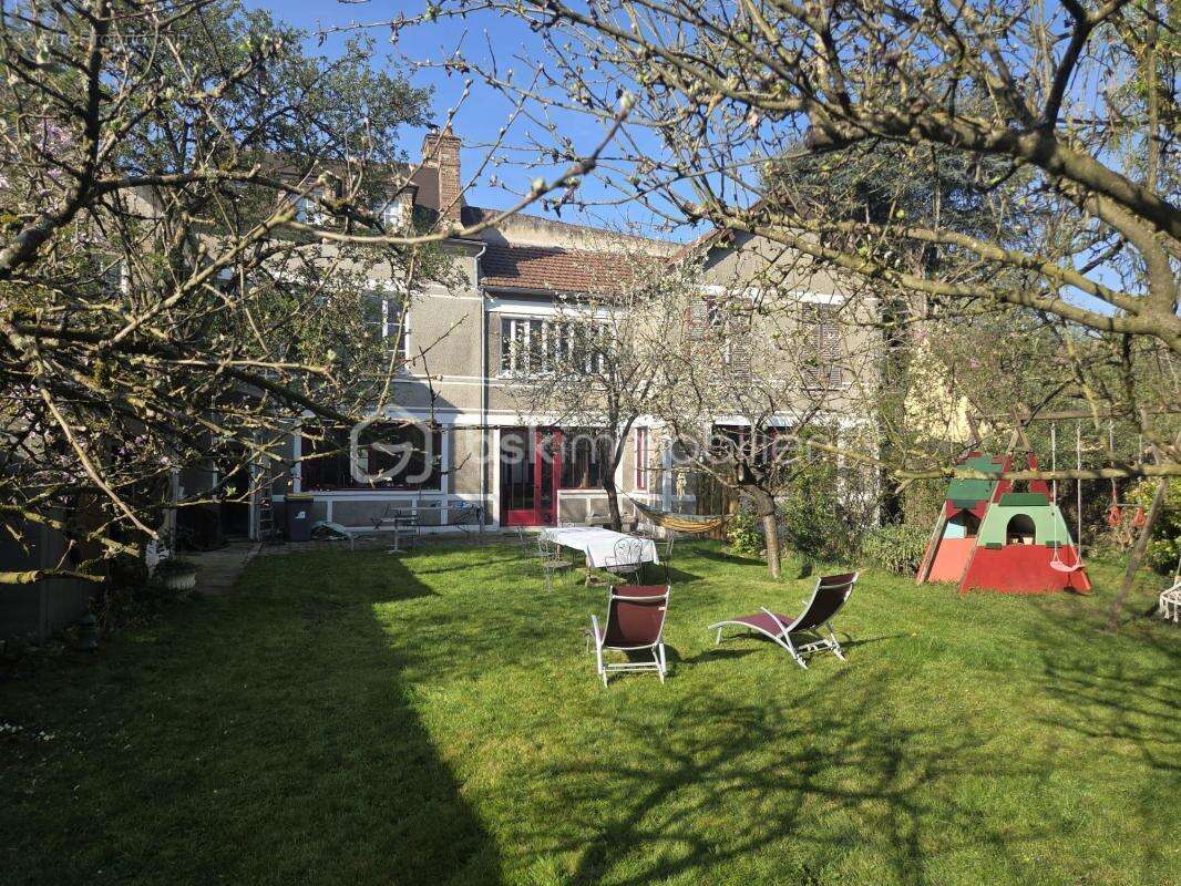 Demeure d'Exception de 325m² – Terrain 705 m² - Centre ville - Potentiel Locatif & Airbnb Haut de Gamme - photo 2