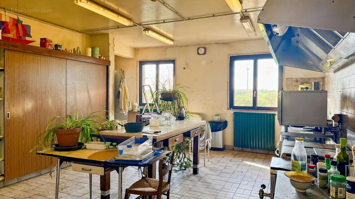 Spacieuse demeure de 1000 m² à Échauffour - photo 16