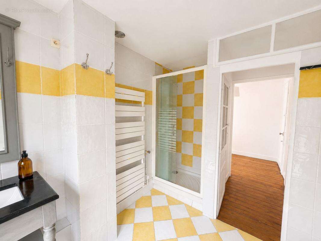 Exclusivité ORPI COMPIÈGNE : L'élégance d'une adresse de prestige sous les toits, avec vue dégagée - photo 8
