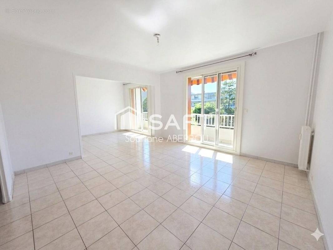 Photo 1 - Appartement à AUBAGNE