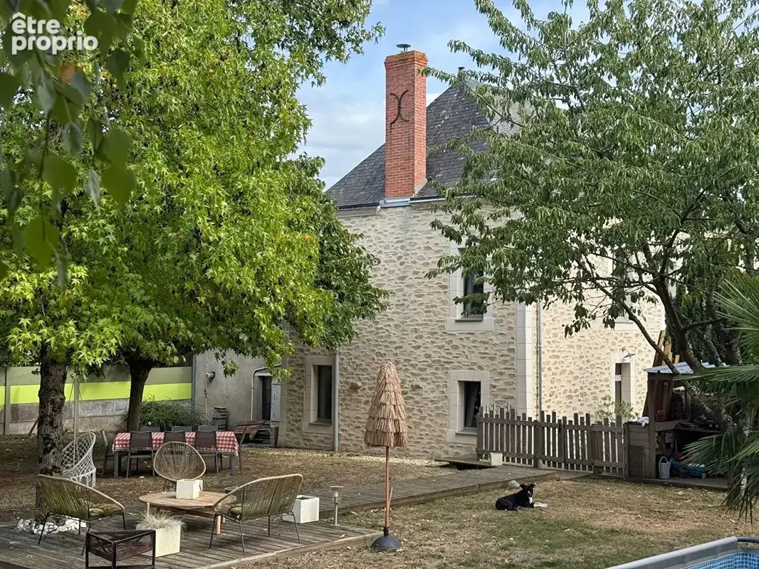 Maison de maître de caractère à Juvardeil, beaux volumes, dépendances et cadre privilégié - photo 3