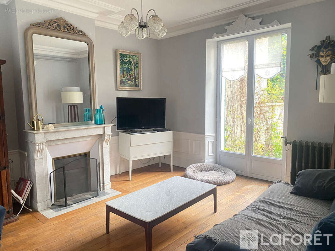 Maison à FONTAINEBLEAU